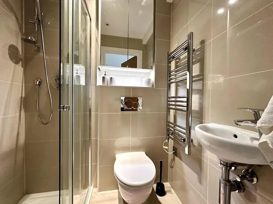 Royal London Gateway Apartment