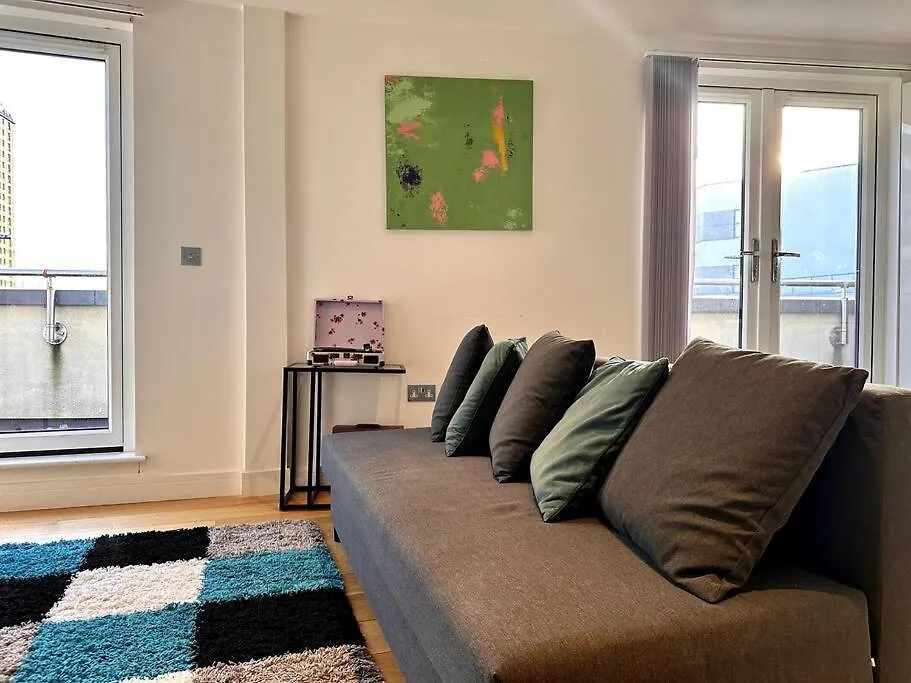 Royal London Gateway Apartment