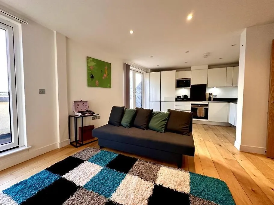 Royal London Gateway Apartment
