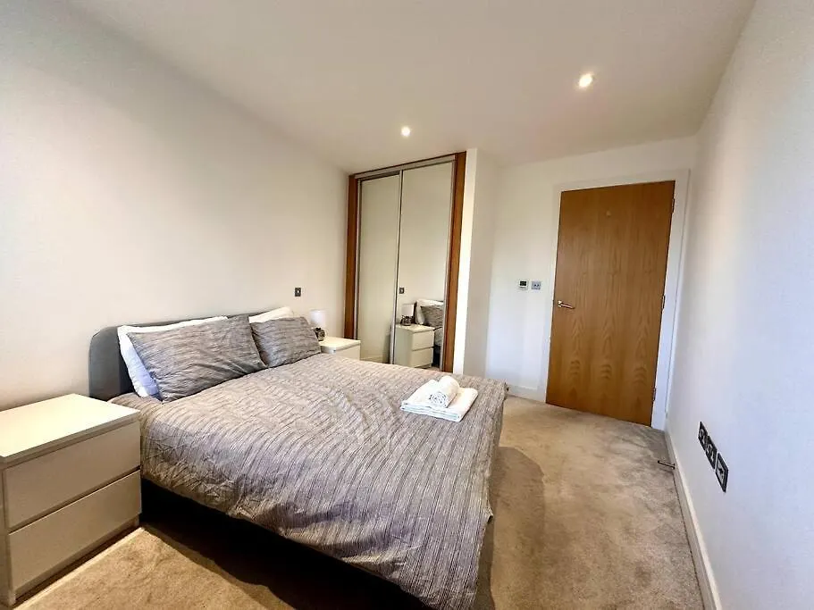 Royal London Gateway Apartment