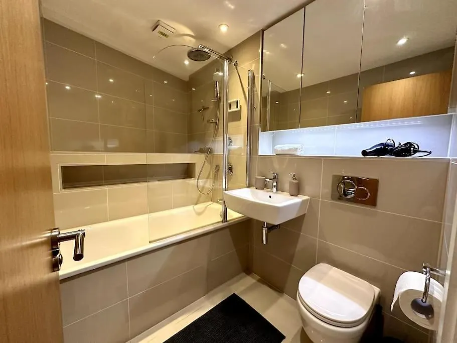 Royal London Gateway Apartment 0*,  United Kingdom